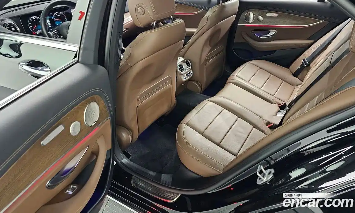 Mercedes-Benz E-Class 2021 2.0 автомат (гидро), фото 18