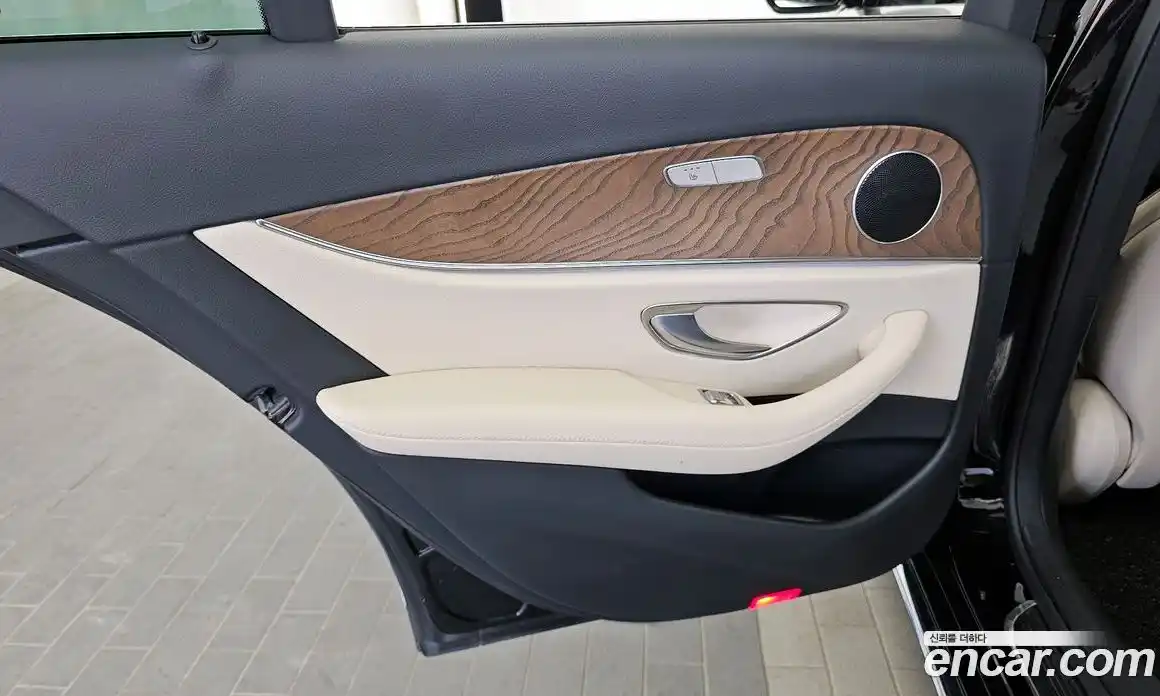 Mercedes-Benz E-Class 2022 2.0 автомат (гидро), фото 15