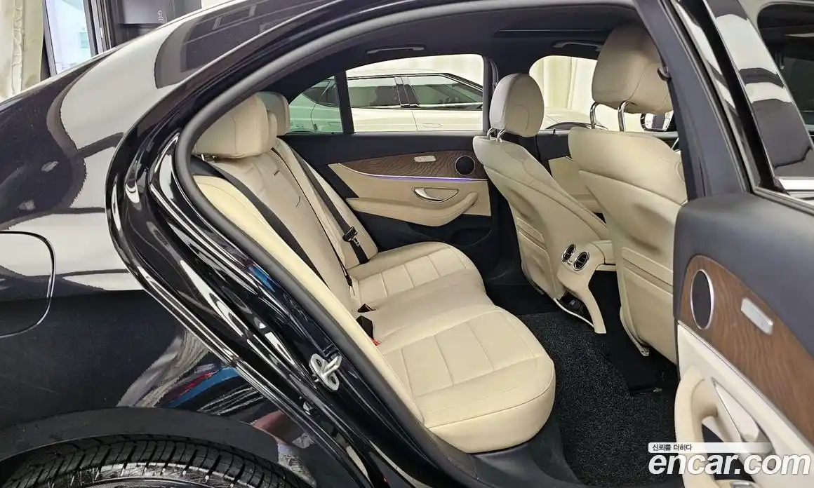 Mercedes-Benz E-Class 2022 2.0 автомат (гидро), фото 18