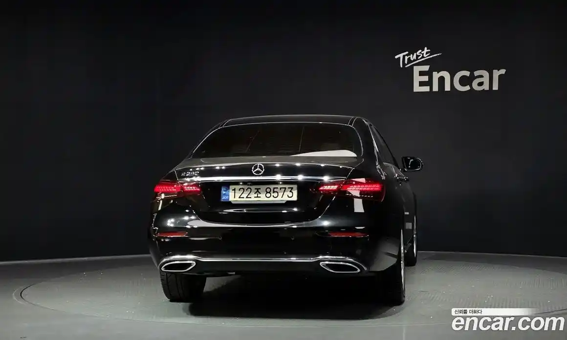 Mercedes-Benz E-Class 2022 2.0 автомат (гидро), фото 4