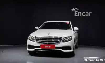 Mercedes-Benz E-Class 2019 1.9 автомат (гидро), миниатюра 3