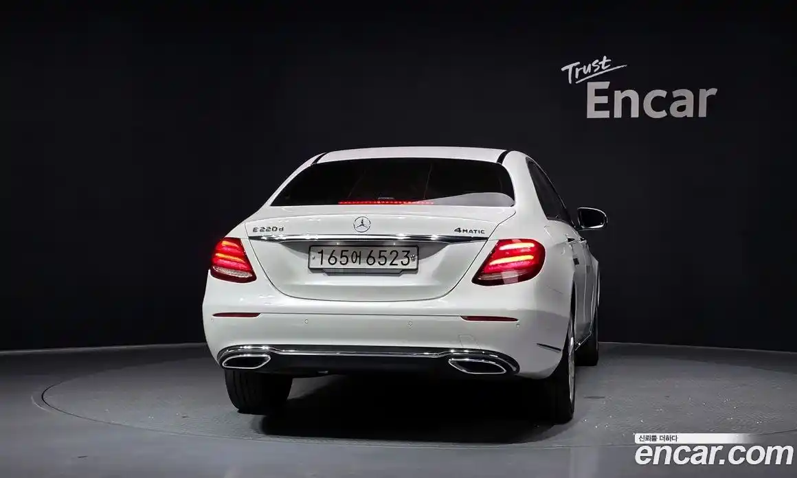 Mercedes-Benz E-Class 2019 1.9 автомат (гидро), фото 4