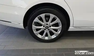 Mercedes-Benz E-Class 2019 1.9 автомат (гидро), миниатюра 5