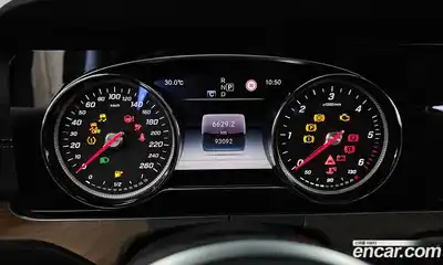 Mercedes-Benz E-Class 2019 1.9 автомат (гидро), миниатюра 8