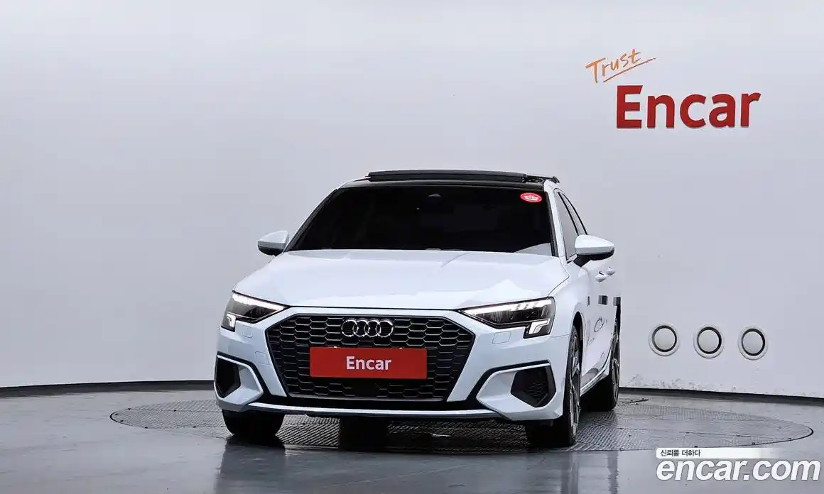 Audi A3 2023 2.0 автомат (гидро), фото 3