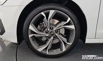 Audi A3 2023 2.0 автомат (гидро), миниатюра 5