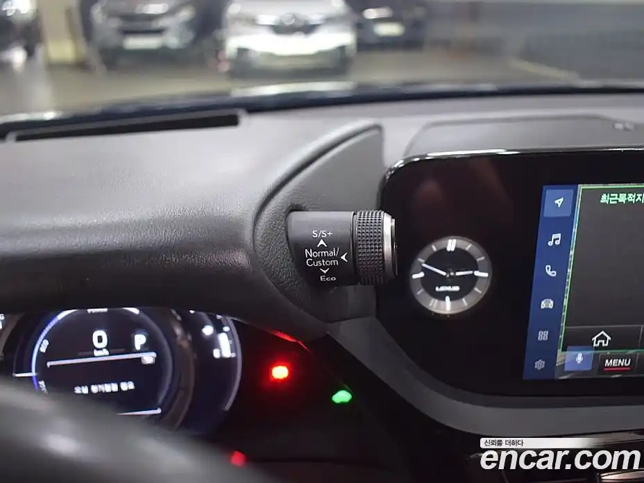 Lexus ES 2023 2.5 автомат (гидро), фото 11