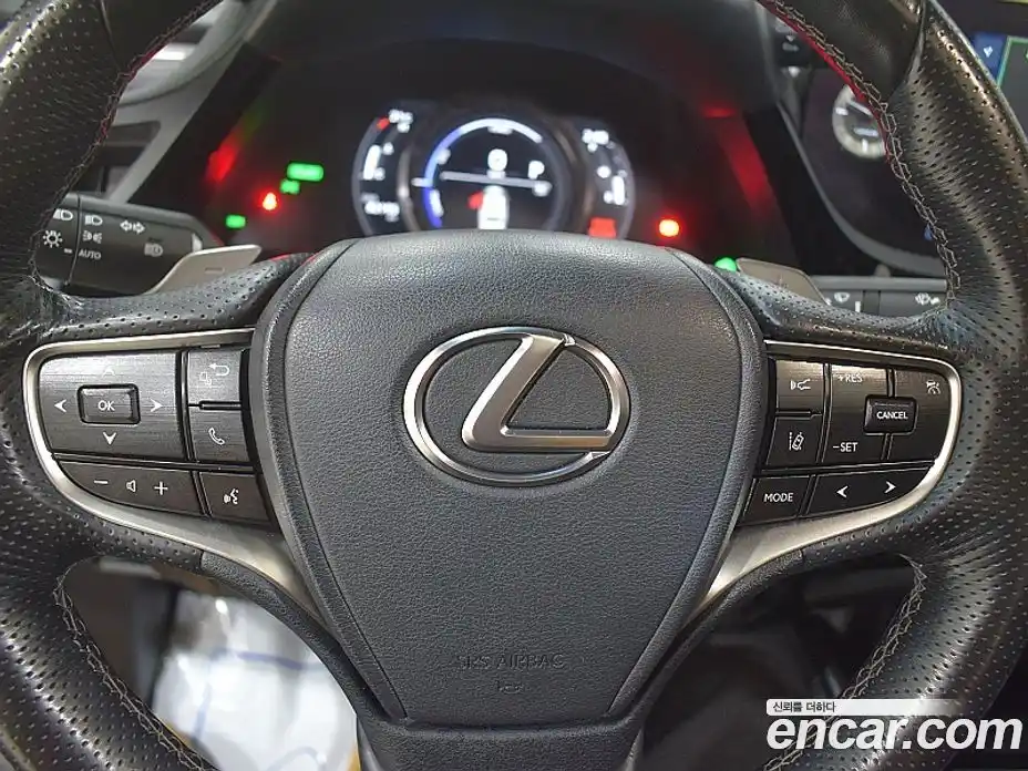 Lexus ES 2023 2.5 автомат (гидро), фото 6