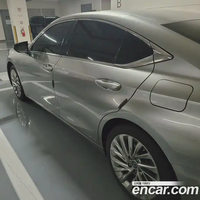 Lexus ES 2021 2.5 автомат (гидро), фото 16 Lexus ES 2021 2.5 автомат (гидро), фото 16