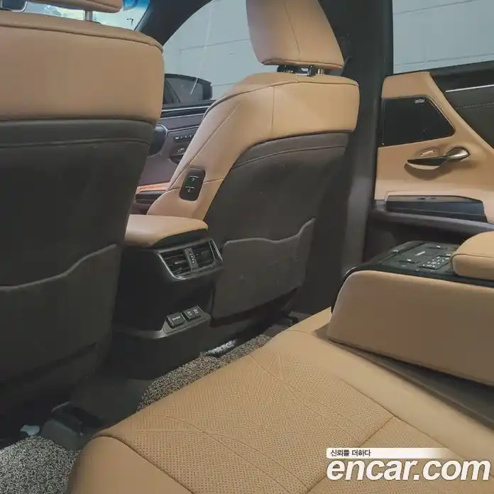 Lexus ES 2021 2.5 автомат (гидро), фото 10 Lexus ES 2021 2.5 автомат (гидро), фото 10