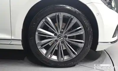 Volkswagen Passat 2021 2.0 автомат (гидро), миниатюра 7