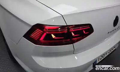 Volkswagen Passat 2021 2.0 автомат (гидро), миниатюра 9