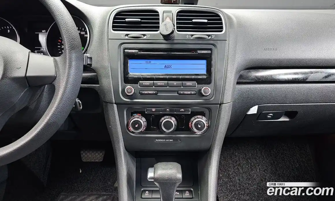 Volkswagen Golf 2011 1.6 автомат (гидро), фото 13