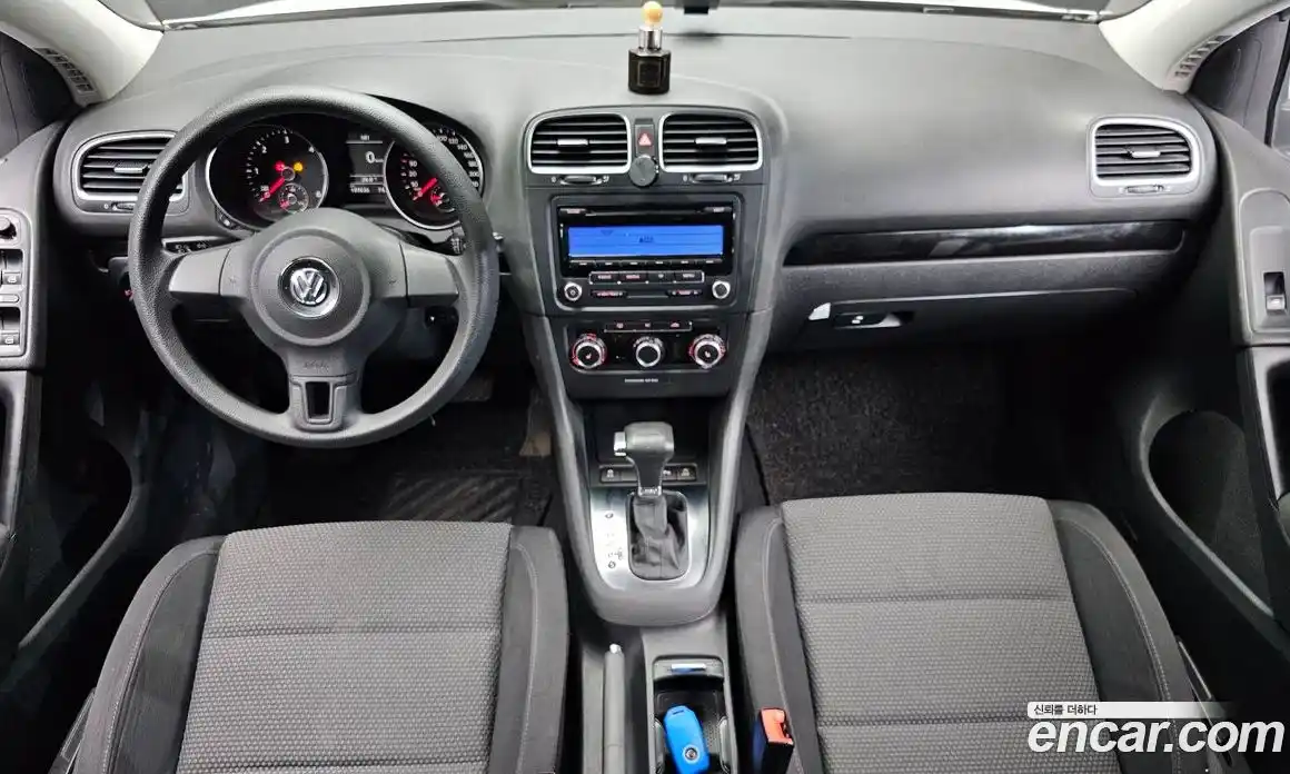 Volkswagen Golf 2011 1.6 автомат (гидро), фото 7