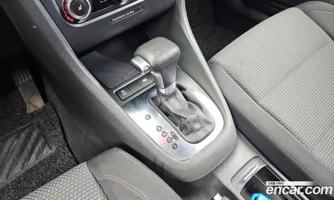 Volkswagen Golf 2011 1.6 автомат (гидро), фото 9