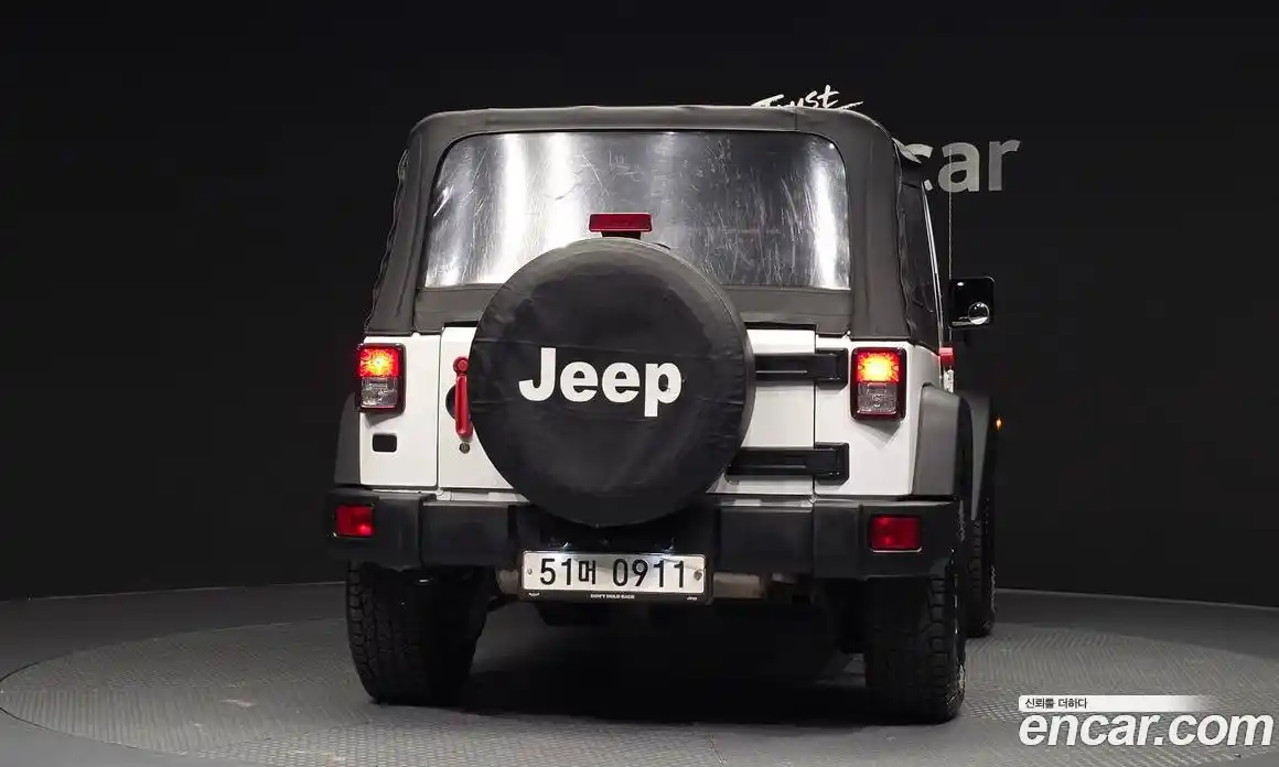 Jeep Wrangler 2016 3.6 автомат (гидро), фото 4