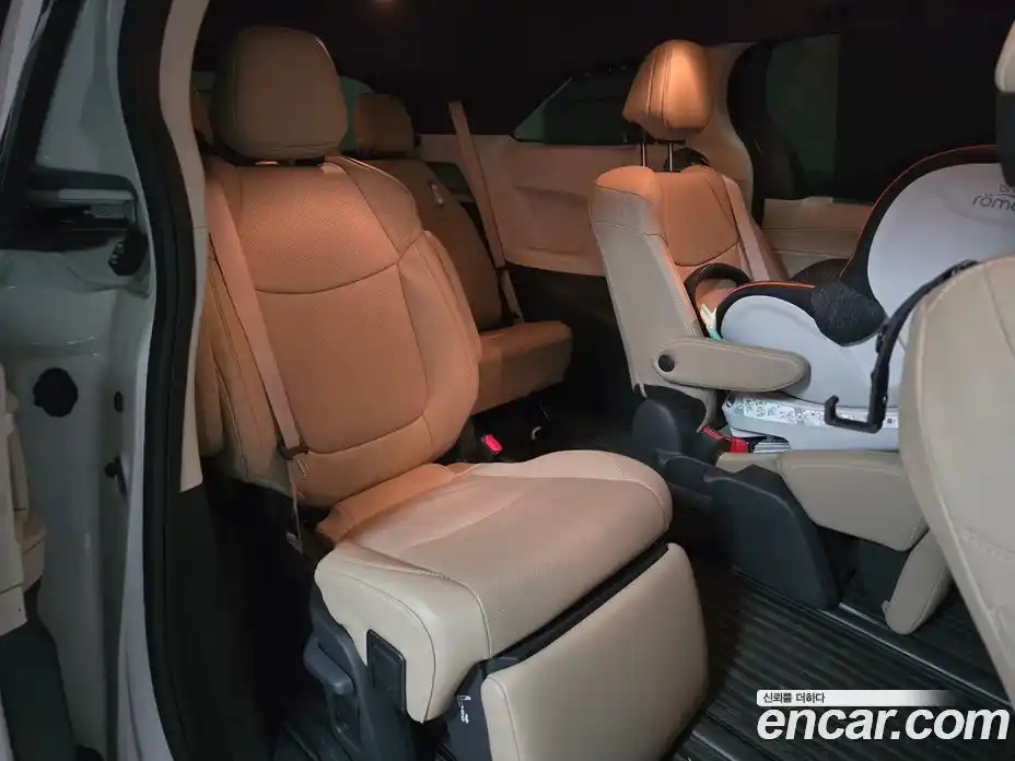 Toyota Sienna 2024 2.5 автомат (гидро), фото 4 Toyota Sienna 2024 2.5 автомат (гидро), фото 4