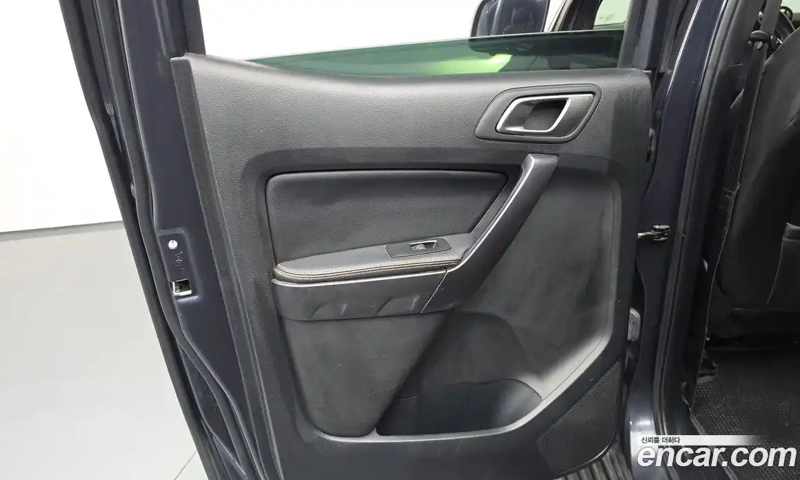 Ford Ranger 2021 2.0 автомат (гидро), фото 15