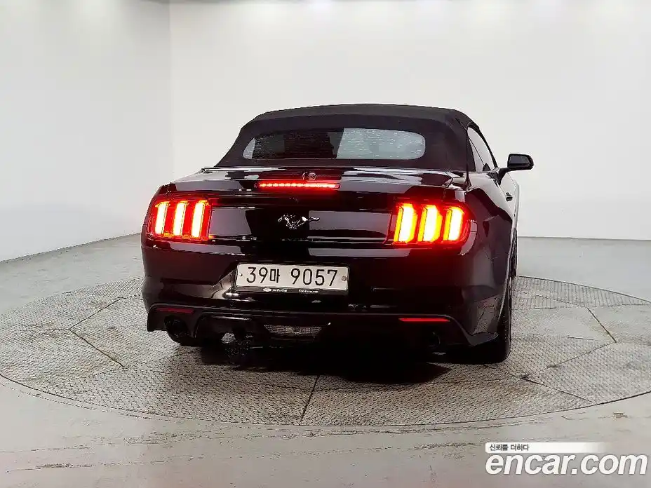 Ford Mustang 2017 2.3 автомат (гидро), фото 3