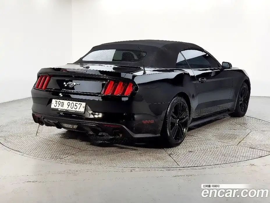Ford Mustang 2017 2.3 автомат (гидро), фото 4