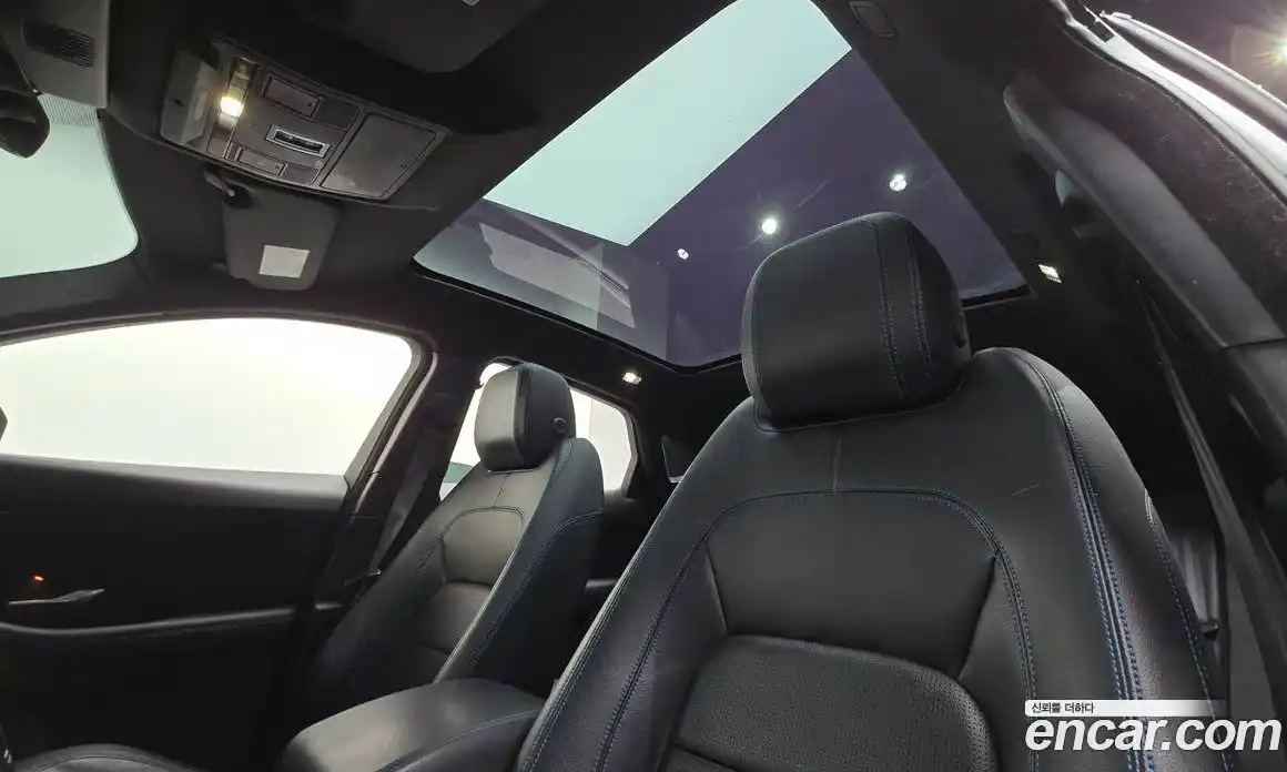 Jaguar E-Pace 2018 2.0 автомат (гидро), фото 19
