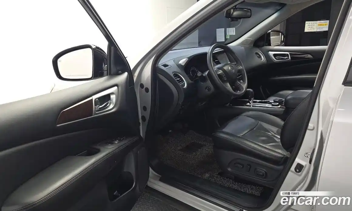 Nissan Pathfinder 2015 3.5 автомат (гидро), фото 10 Nissan Pathfinder 2015 3.5 автомат (гидро), фото 10