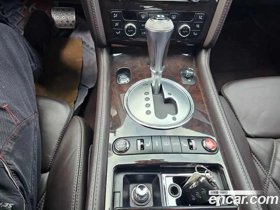 Bentley Flying Spur 2012 6.0 автомат (гидро), фото 19 Bentley Flying Spur 2012 6.0 автомат (гидро), фото 19