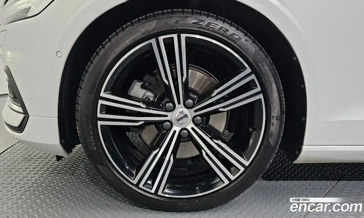Volvo S60 2020 2.0 автомат (гидро), фото 5