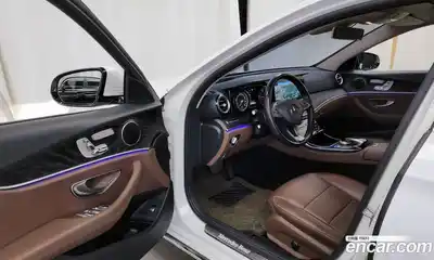 Mercedes-Benz E-Class 2018 1.9 автомат (гидро), миниатюра 10