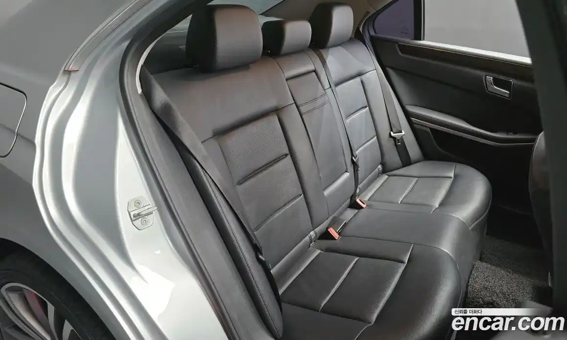 Mercedes-Benz E-Class 2011 1.8 автомат (гидро), фото 12