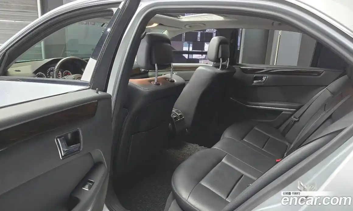 Mercedes-Benz E-Class 2011 1.8 автомат (гидро), фото 13