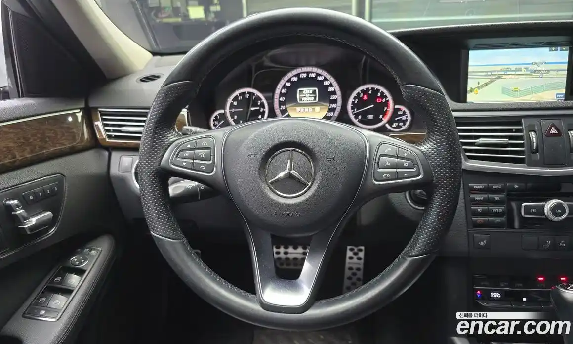 Mercedes-Benz E-Class 2011 1.8 автомат (гидро), фото 14