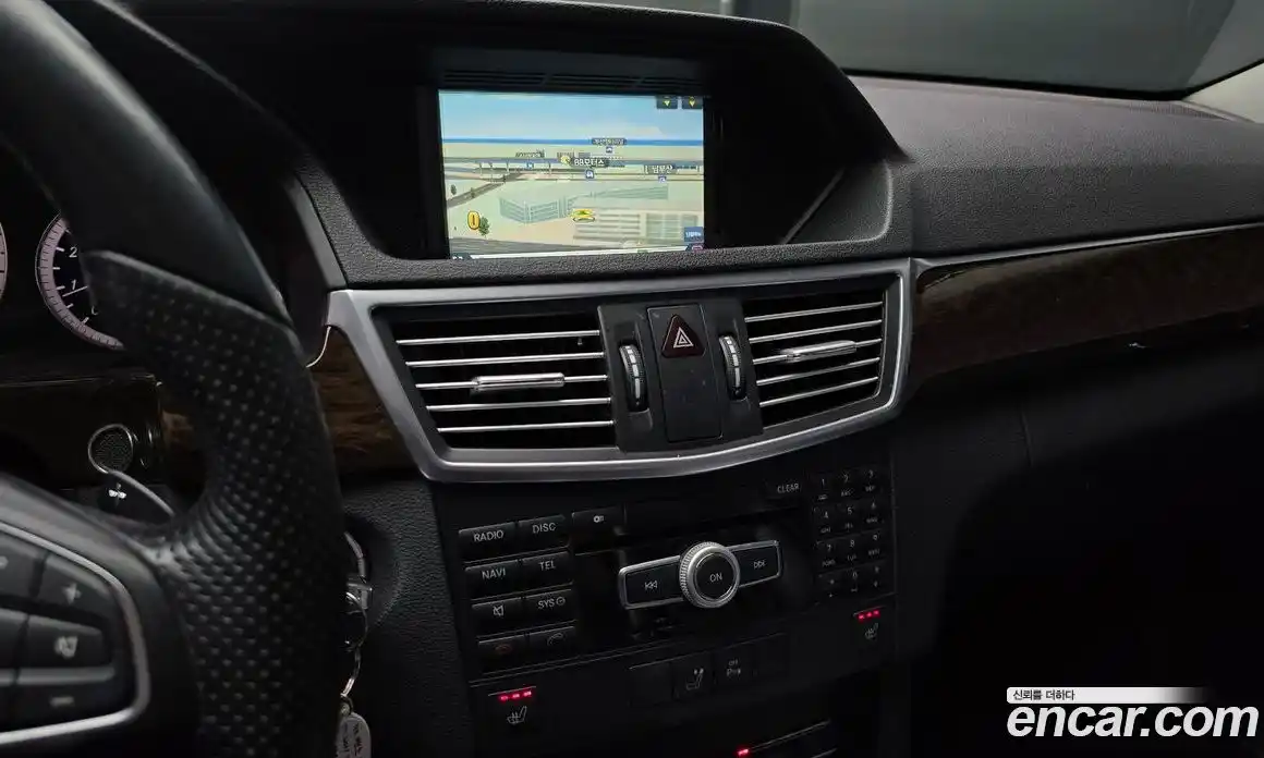 Mercedes-Benz E-Class 2011 1.8 автомат (гидро), фото 15