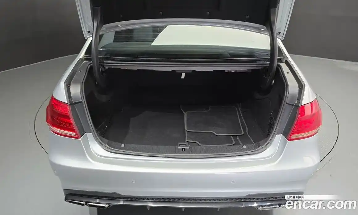 Mercedes-Benz E-Class 2011 1.8 автомат (гидро), фото 20