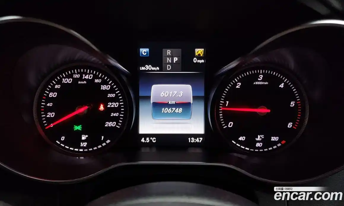Mercedes-Benz C-Class 2018 2.1 гидро, фото 8 Mercedes-Benz C-Class 2018 2.1 гидро, фото 8