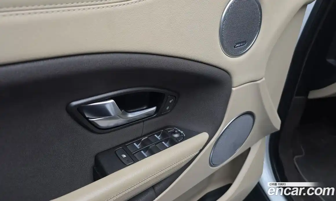 Land Rover Range Rover Evoque 2018 2.0 автомат (гидро), фото 17