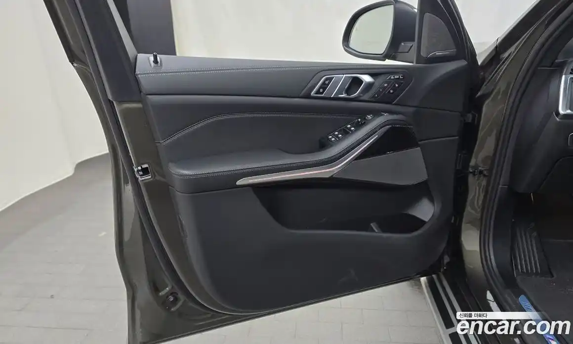 BMW X7 2025 3.0 автомат (гидро), фото 14