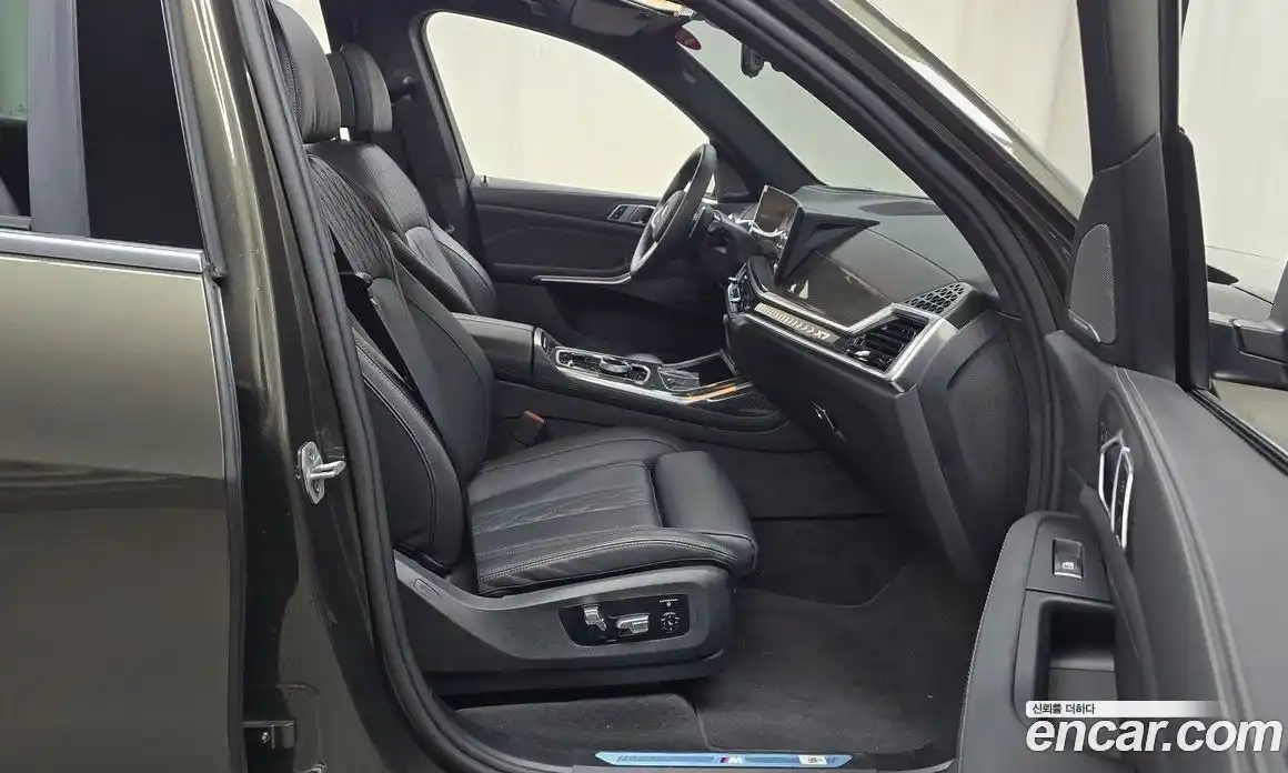BMW X7 2025 3.0 автомат (гидро), фото 17