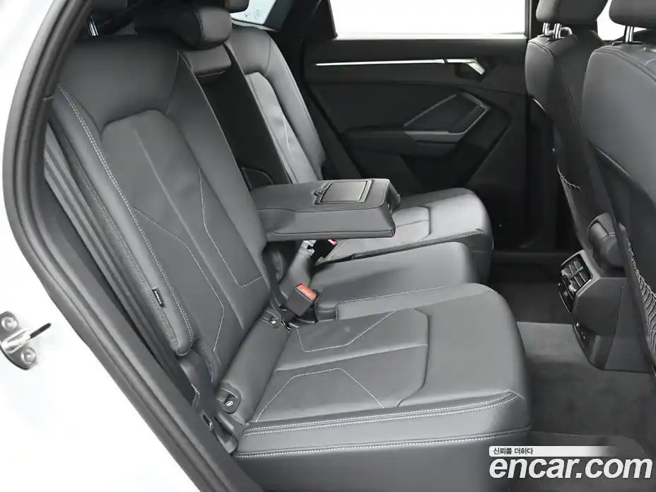 Audi Q3 2025 2.0 автомат (гидро), фото 12