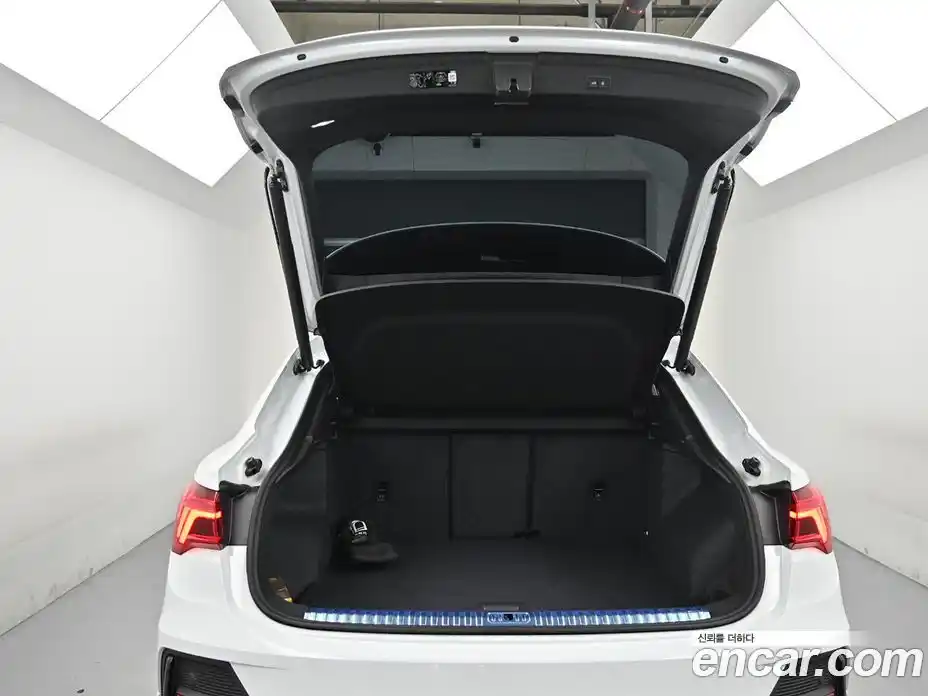 Audi Q3 2025 2.0 автомат (гидро), фото 20