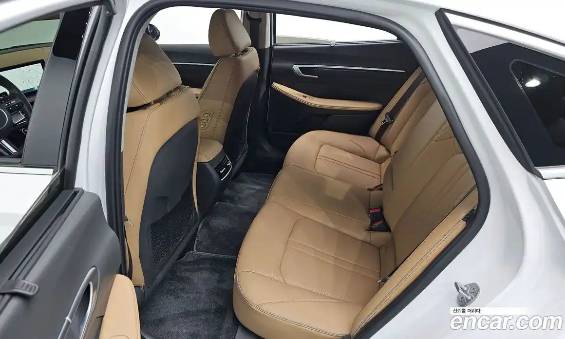 Hyundai Sonata 2024 1.6 автомат (гидро), фото 16