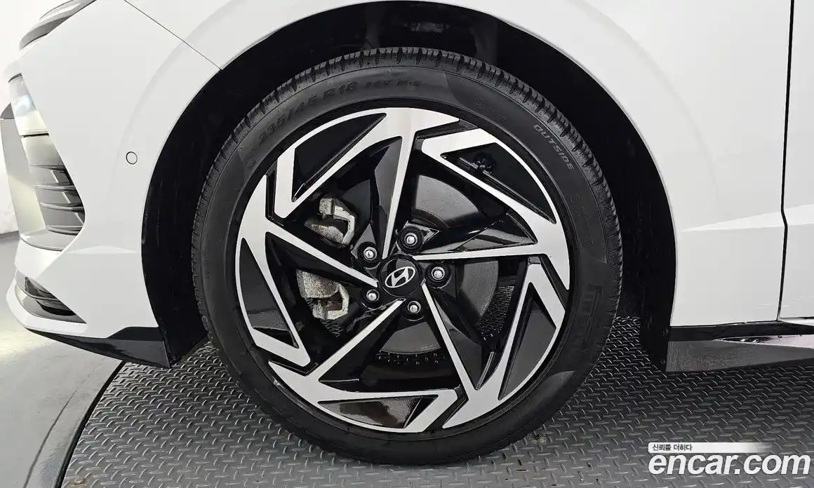 Hyundai Sonata 2024 1.6 автомат (гидро), фото 5