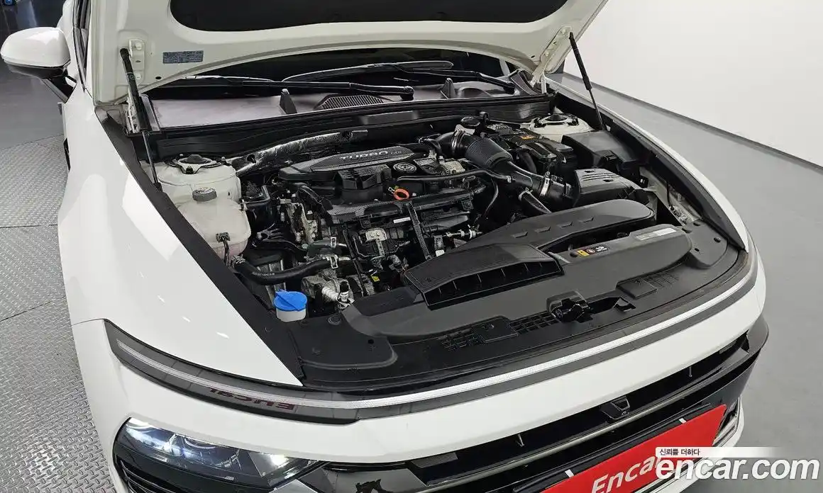 Hyundai Sonata 2024 1.6 автомат (гидро), фото 6