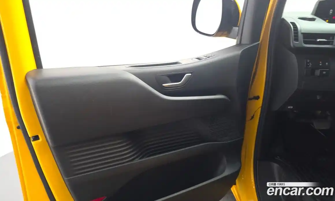 Hyundai Staria 2023 3.5 автомат (гидро), фото 14