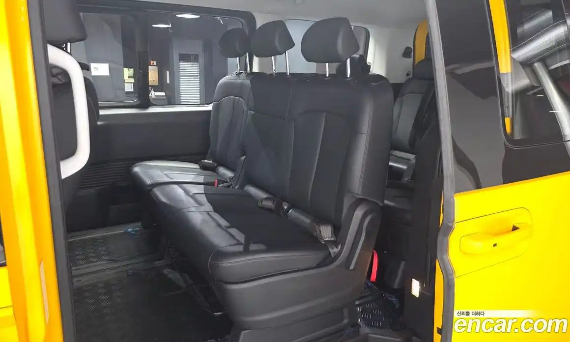 Hyundai Staria 2023 3.5 автомат (гидро), фото 18