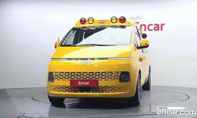 Hyundai Staria 2023 3.5 автомат (гидро), миниатюра 3