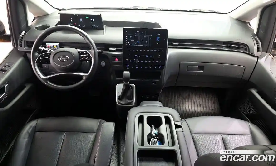 Hyundai Staria 2023 3.5 автомат (гидро), фото 10