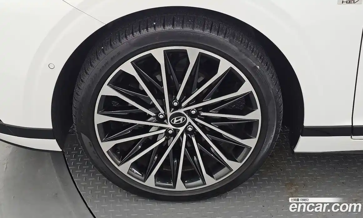 Hyundai Grandeur 2024 1.6 автомат (гидро), фото 5