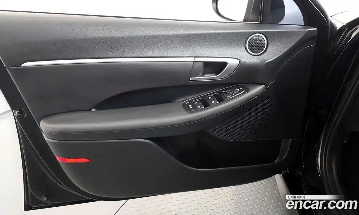 Hyundai Sonata 2023 2.0 автомат (гидро), фото 14
