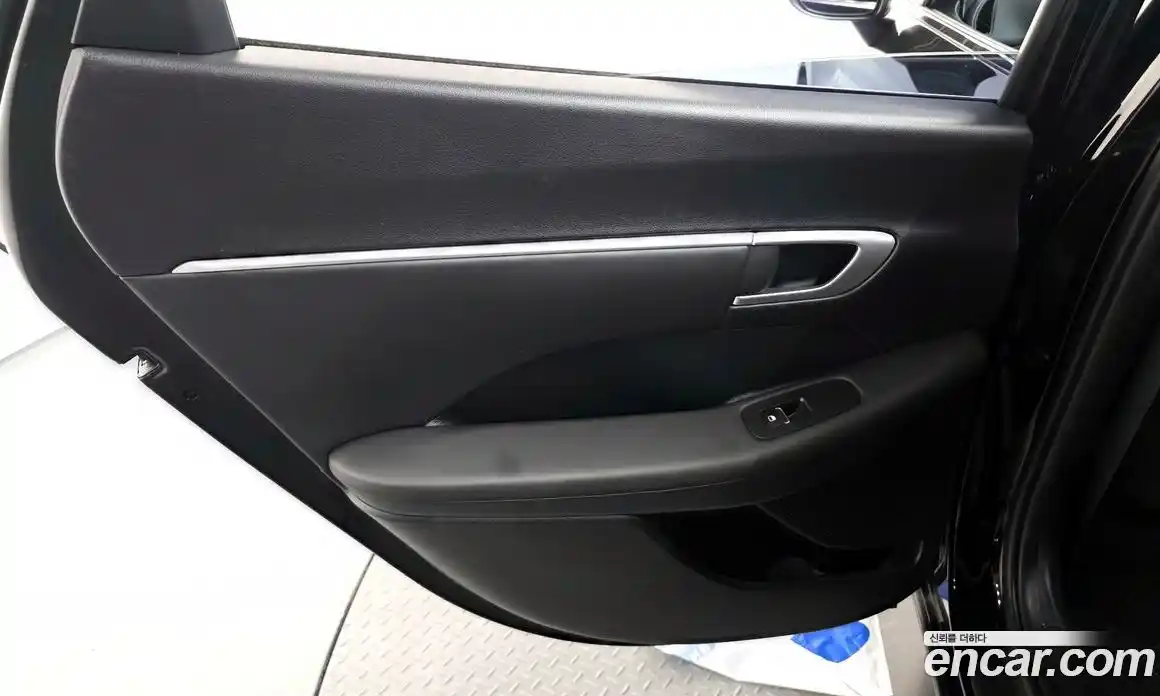 Hyundai Sonata 2023 2.0 автомат (гидро), фото 15